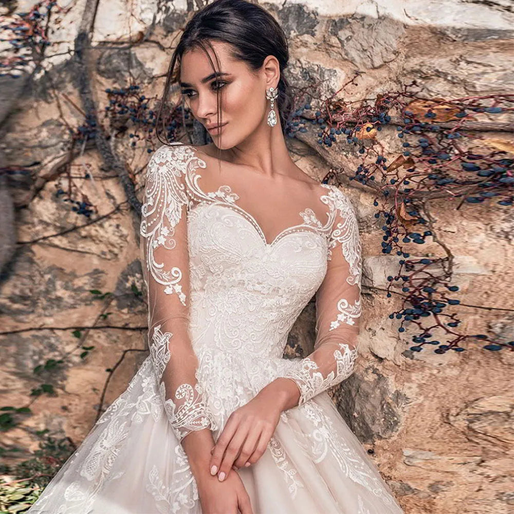 Ramanda Exquisite Lace Appliques Ball Gown Long Sleeves Wedding Dress For Bride Buttons Illusion Back Court Train Bridal Gown