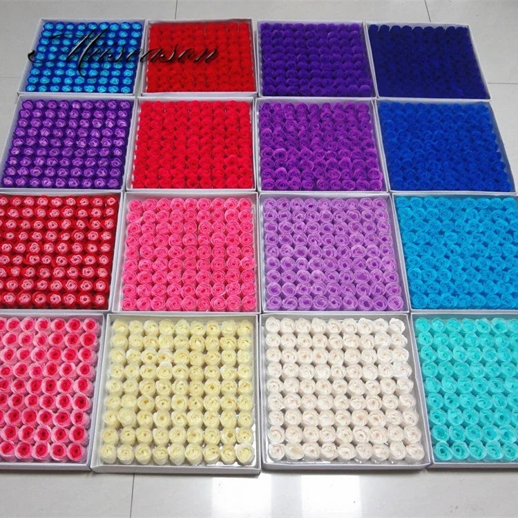 81Pcs/lot Rose Bath Body Flower Floral Soap Scented Rose Flower Essential Wedding Mother Valentine'S Day Gift Holding flowers