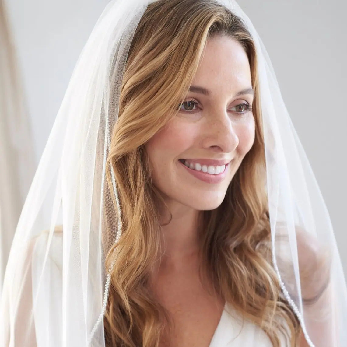 TOPQUEEN V156 Bridal Veils Wedding Crystal Organza Beaded Wedding Veil Short Soft Italian Tulle Veil Bohemian Chic Wedding