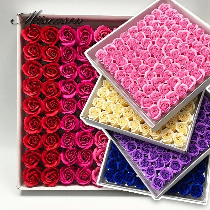 81Pcs/lot Rose Bath Body Flower Floral Soap Scented Rose Flower Essential Wedding Mother Valentine'S Day Gift Holding flowers