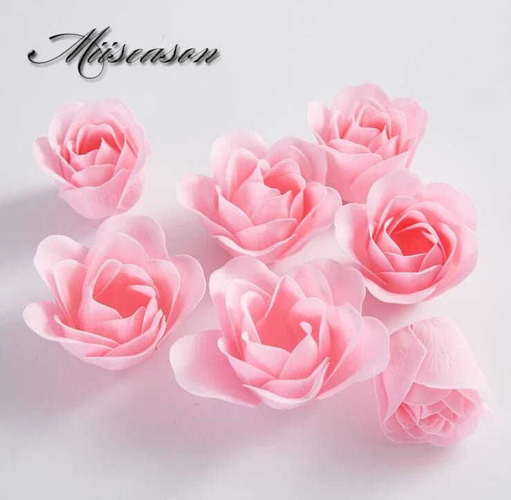 81Pcs/lot Rose Bath Body Flower Floral Soap Scented Rose Flower Essential Wedding Mother Valentine'S Day Gift Holding flowers